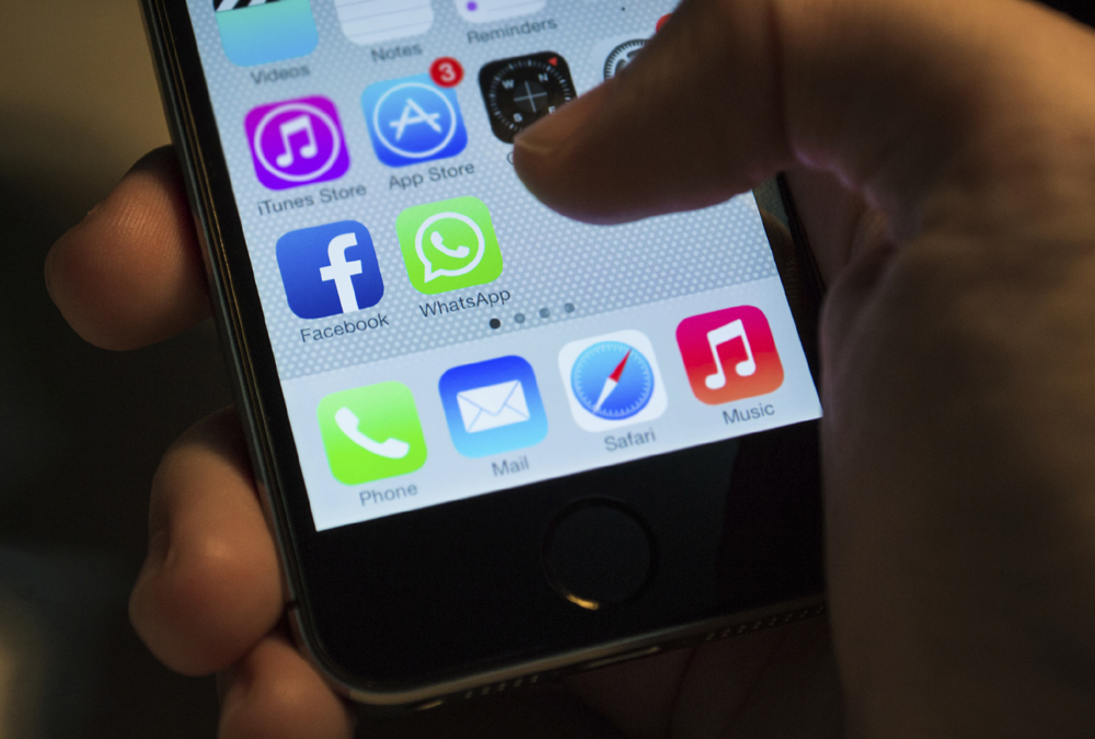 Facebook Finalizes WhatsApp Acquisition – Eight Months After First ...